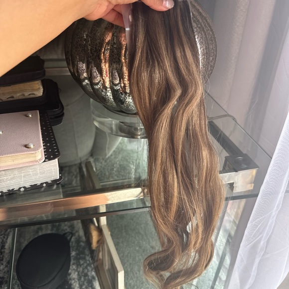 Glam Seamless Hair Extensions tape in 20"
Hazelnut color , - Picture 5 of 7